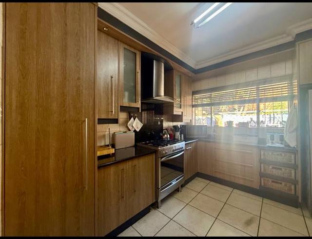 4 BEDROOM HOUSE FOR SALE IN VANDERBIJLPARK SE 3
